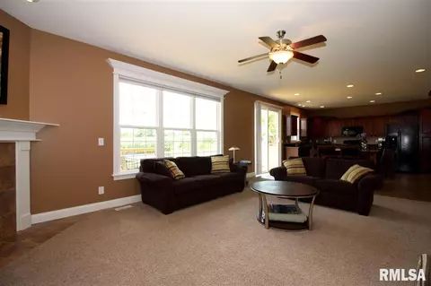 2107 W Liams Way, Dunlap, IL 61525 photo 6