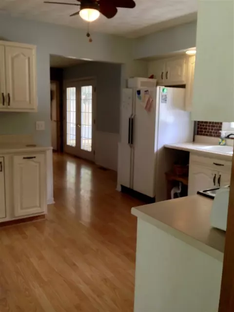 504 W Gloria Dr, Eureka, IL 61530 photo 2