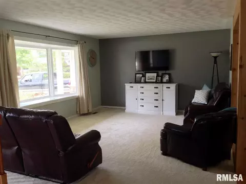 504 W Gloria Dr, Eureka, IL 61530 photo 8