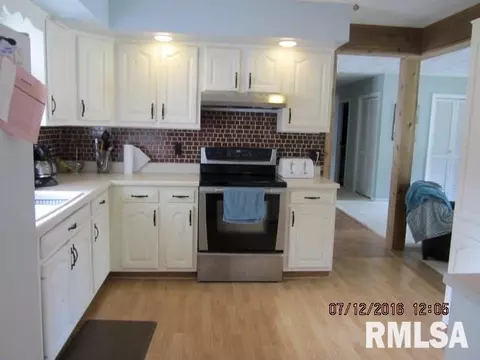 504 W Gloria Dr, Eureka, IL 61530 photo 3