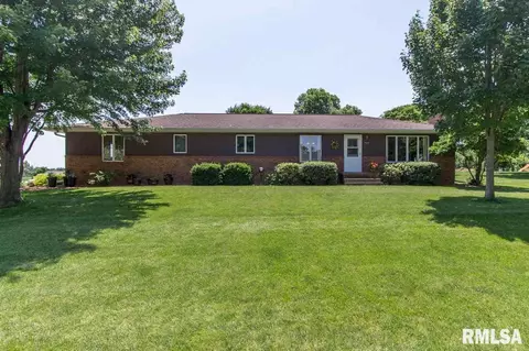 704 2nd St, Delavan, IL 61734 photo 1