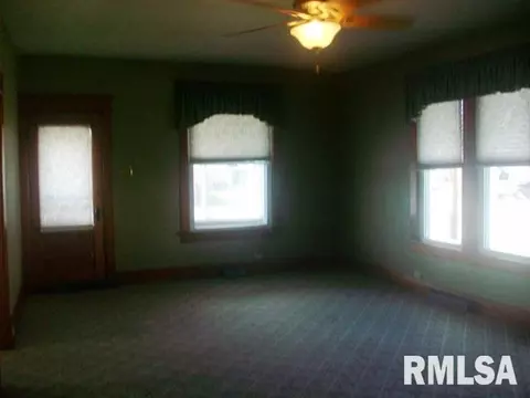 47 S 5th St, Canton, IL 61520 photo 6