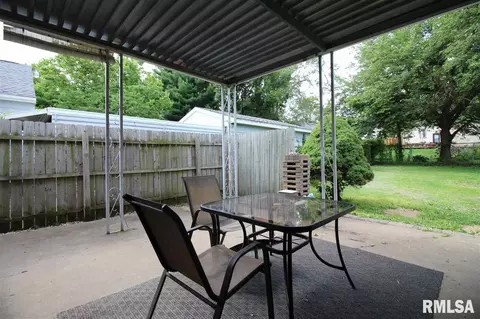 519 E Willcox Ave, Peoria, IL 61603 photo 20