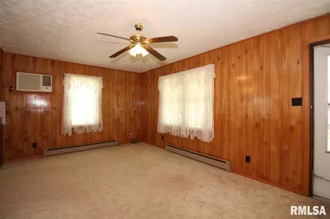206 E 7th St, Glasford, IL 61533 photo 5