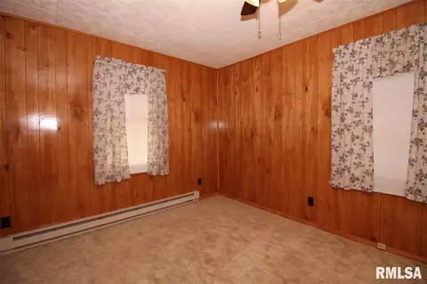 206 E 7th St, Glasford, IL 61533 photo 9