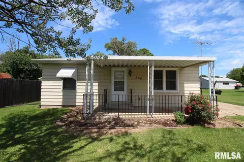 206 E 7th St, Glasford, IL 61533 photo 1