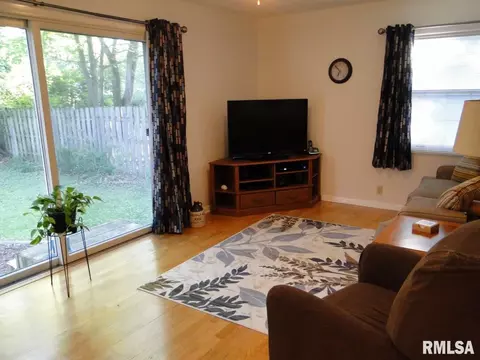 262 Jana Rd, Macomb, IL 61455 photo 8