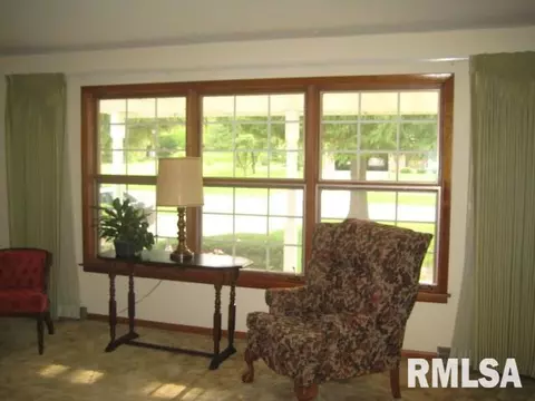 1302 Westgate Rd, Washington, IL 61571 photo 4