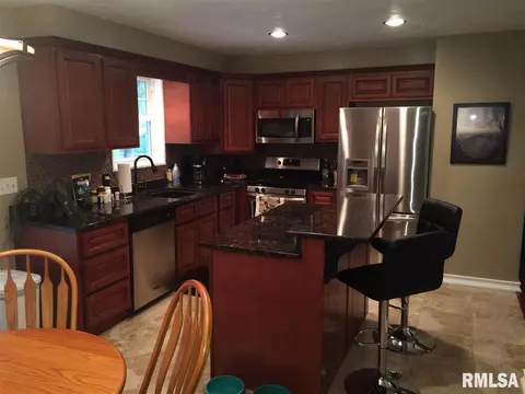 109 E Wiley Rd, Dunlap, IL 61525 photo 5