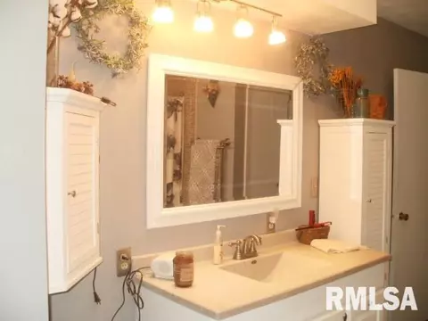1465 E Sycamore, Canton, IL 61520 photo 16