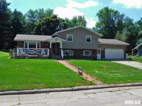 1465 E Sycamore, Canton, IL 61520 photo 1