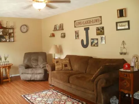 1465 E Sycamore, Canton, IL 61520 photo 5