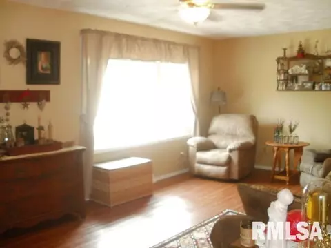 1465 E Sycamore, Canton, IL 61520 photo 6