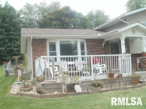 1465 E Sycamore, Canton, IL 61520 photo 2
