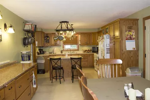 701 Hilldale, Eureka, IL 61530 photo 9