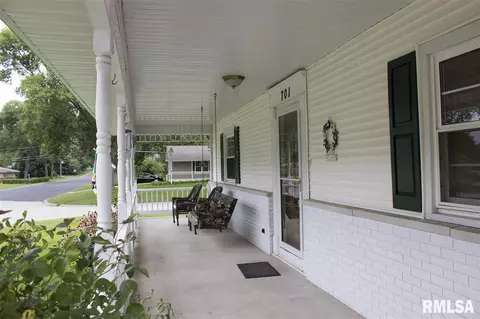 701 Hilldale, Eureka, IL 61530 photo 4
