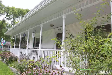 701 Hilldale, Eureka, IL 61530 photo 3