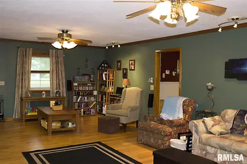 701 Hilldale, Eureka, IL 61530 photo 15