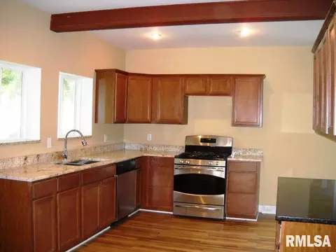 409 Thomas, Henry, IL 61537 photo 6