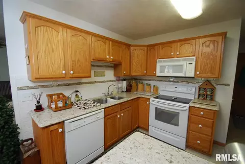 129 Easy St, Washington, IL 61571 photo 9