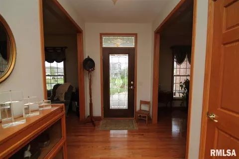 410 Windsor Dr, Germantown Hills, IL 61548 photo 3