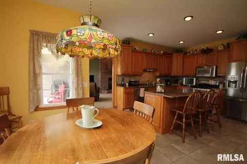 410 Windsor Dr, Germantown Hills, IL 61548 photo 13