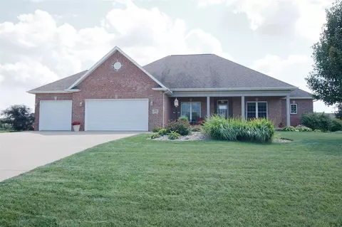 410 Windsor Dr, Germantown Hills, IL 61548 photo 1