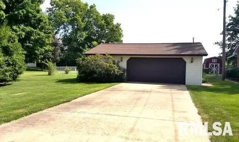 1360 Elm St, Canton, IL 61520 photo 2
