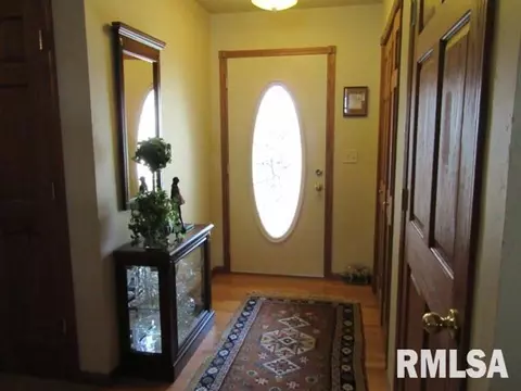 1265 E Sycamore, Canton, IL 61520 photo 3