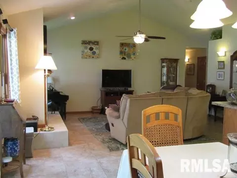 1265 E Sycamore, Canton, IL 61520 photo 11