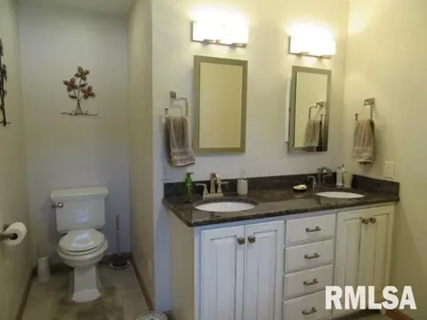 1265 E Sycamore, Canton, IL 61520 photo 28