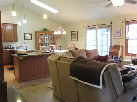 1265 E Sycamore, Canton, IL 61520 photo 13