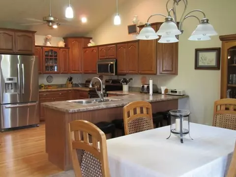 1265 E Sycamore, Canton, IL 61520 photo 10