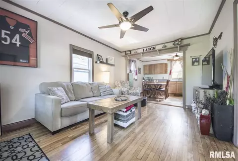 507 Jones St, Eureka, IL 61530 photo 2