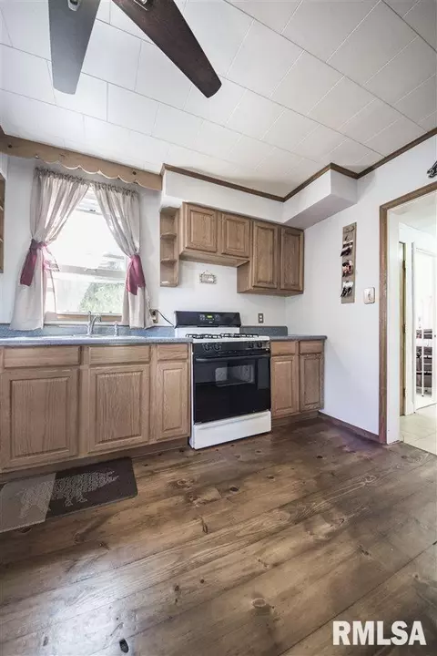 507 Jones St, Eureka, IL 61530 photo 7