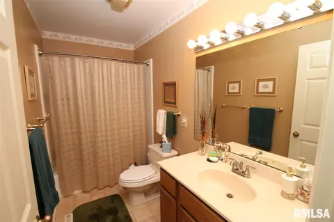 200 E Morningside Dr, Peoria, IL 61614 photo 22