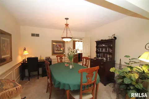 200 E Morningside Dr, Peoria, IL 61614 photo 7