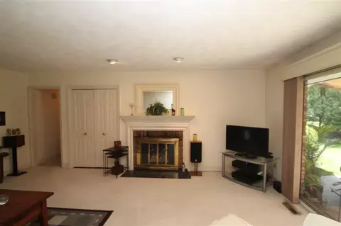 200 E Morningside Dr, Peoria, IL 61614 photo 9