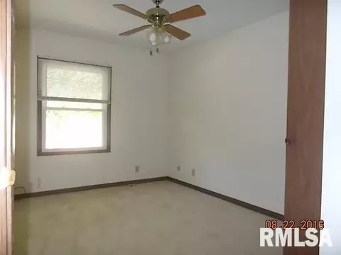1444 E Locust St, Canton, IL 61520 photo 7