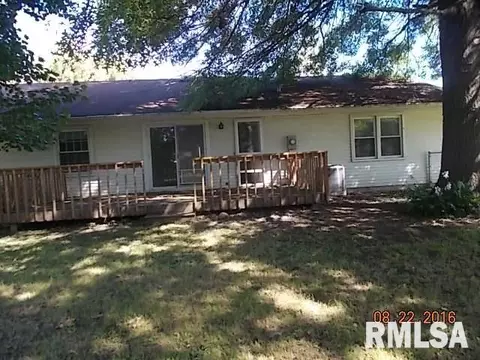 1444 E Locust St, Canton, IL 61520 photo 10