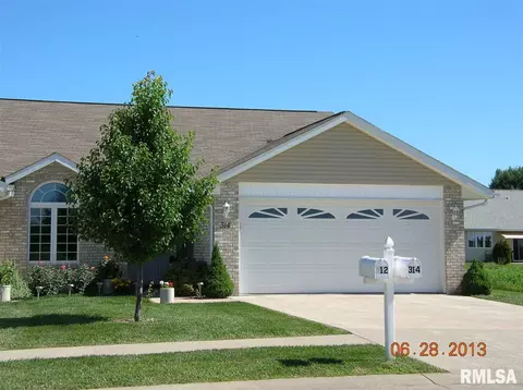 314 Scotch Pine Dr, Macomb, IL 61455 photo 1