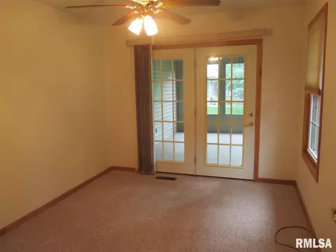1415 Windstar Ln, Pekin, IL 61554 photo 11