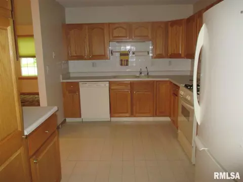 1415 Windstar Ln, Pekin, IL 61554 photo 8