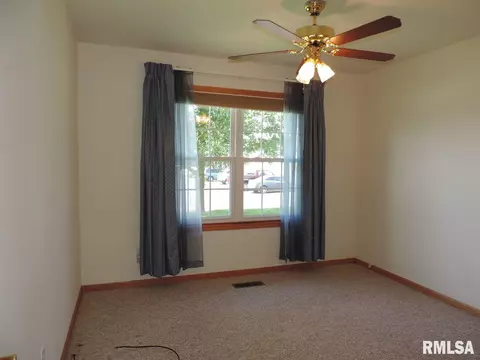 1415 Windstar Ln, Pekin, IL 61554 photo 18