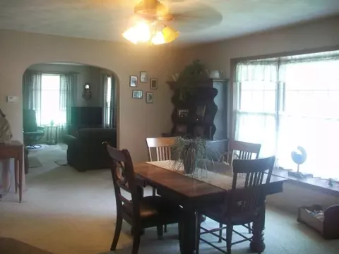 705 S 2nd Ave, Canton, IL 61520 photo 3