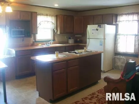 705 S 2nd Ave, Canton, IL 61520 photo 12