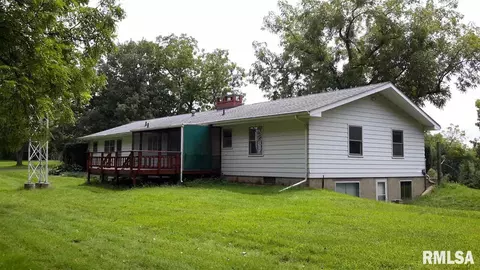 19907 N Isaacson Dr, Chillicothe, IL 61523 photo 2