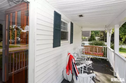 106 E College, Eureka, IL 61530 photo 34