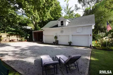 106 E College, Eureka, IL 61530 photo 32