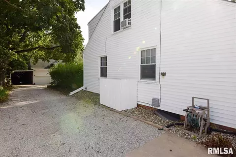 106 E College, Eureka, IL 61530 photo 35